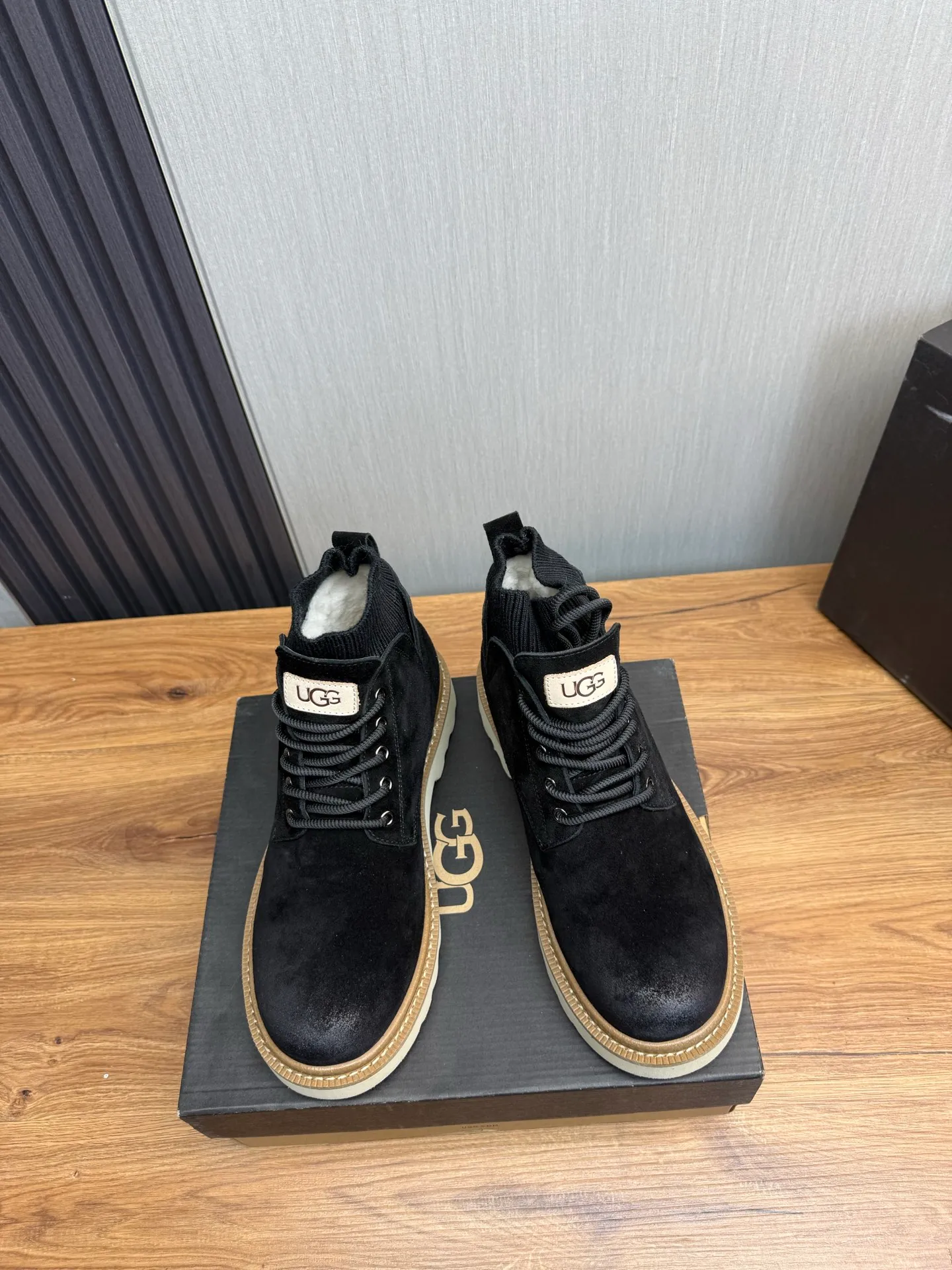 Factory price 640💰 [UGG] Men's hot winter warm boots🐑Simple and fashionable design, cowhide➕comfortable and warm wool lining. Soft and comfortable to wear, good warmth retention, and excellent foot feel. Regular size 38-45
